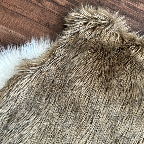 Mossimo | Faux Fur Vest  | Tan | Size S - Picture 5 of 9